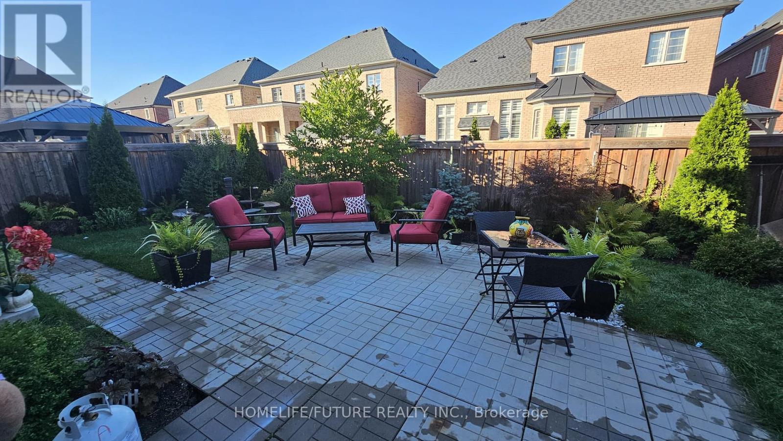 Main & 2nd - 77 Martin Byrne Drive, Brampton, Ontario  L6P 4C7 - Photo 3 - W13702798