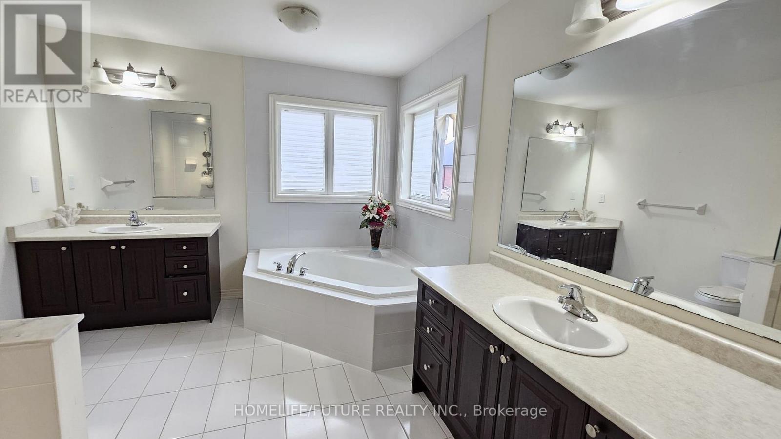 Main & 2nd - 77 Martin Byrne Drive, Brampton, Ontario  L6P 4C7 - Photo 8 - W13702798
