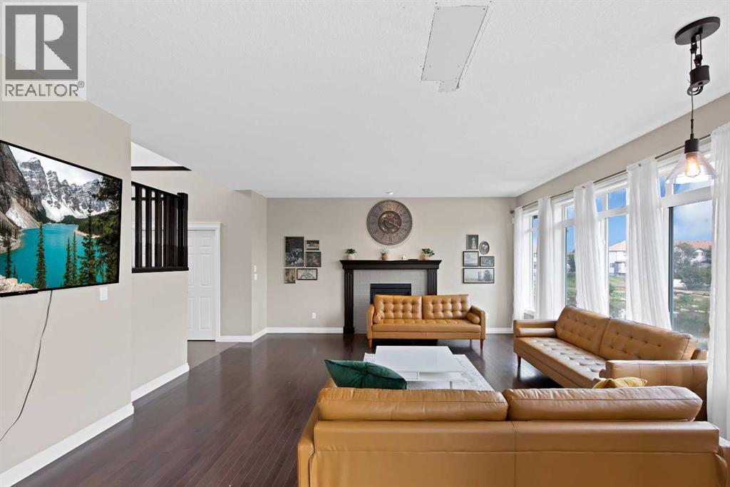 146 Canoe Crescent SW, Airdrie, Alberta  T4B 2N9 - Photo 4 - A2336273