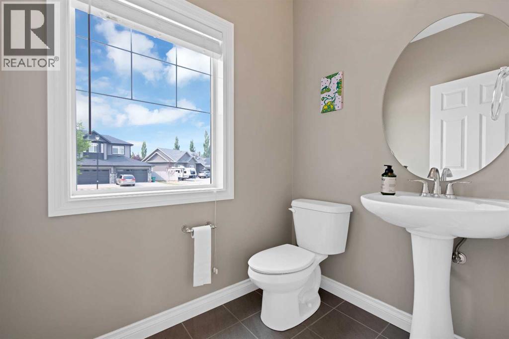 146 Canoe Crescent SW, Airdrie, Alberta  T4B 2N9 - Photo 3 - A2336273