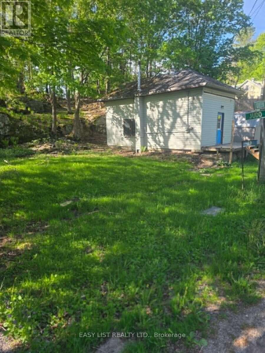 19 QUEEN STREET, Rideau Lakes, Ontario