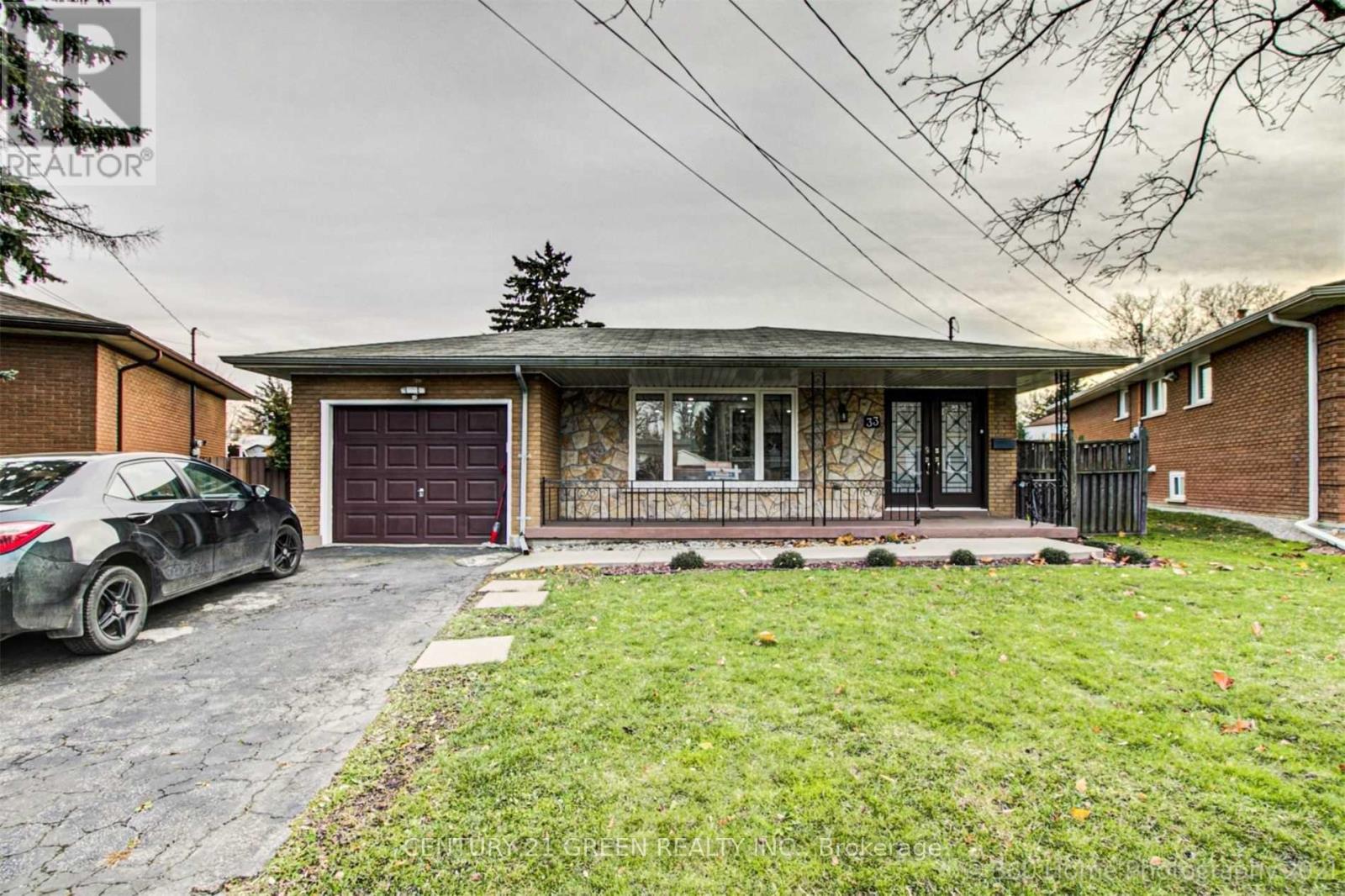 MAIN - 33 GARVEY CRESCENT, Hamilton, Ontario