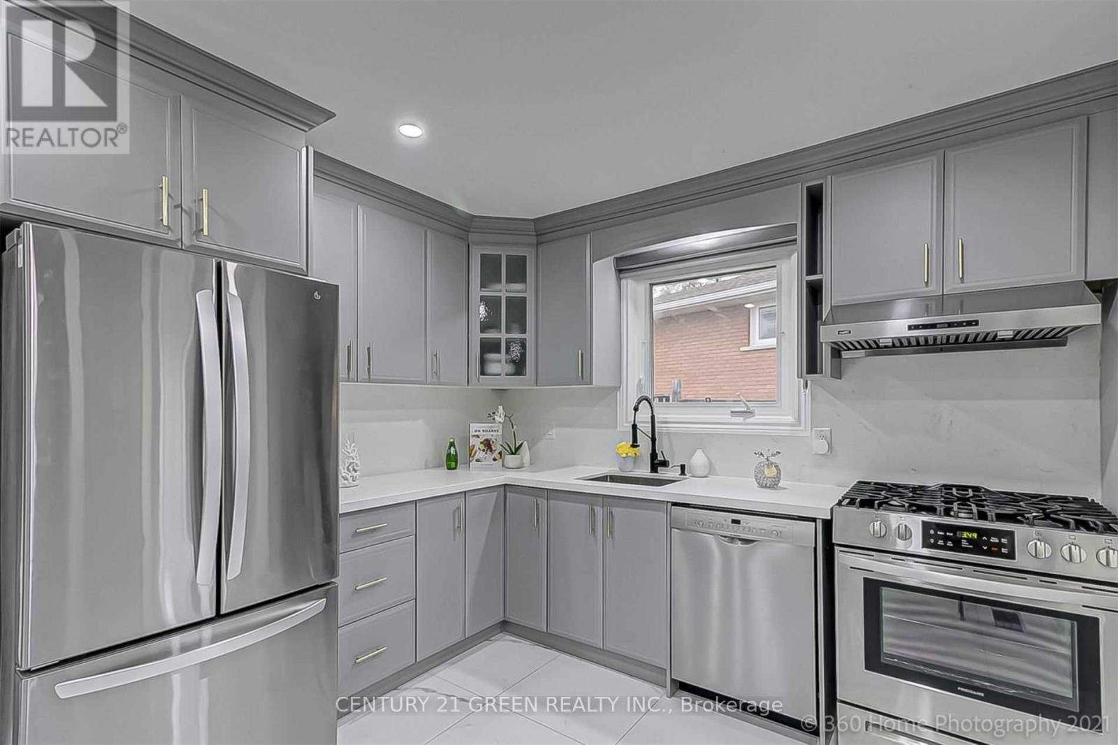 Main - 33 Garvey Crescent, Hamilton, Ontario  L8K 3W9 - Photo 10 - X13702828