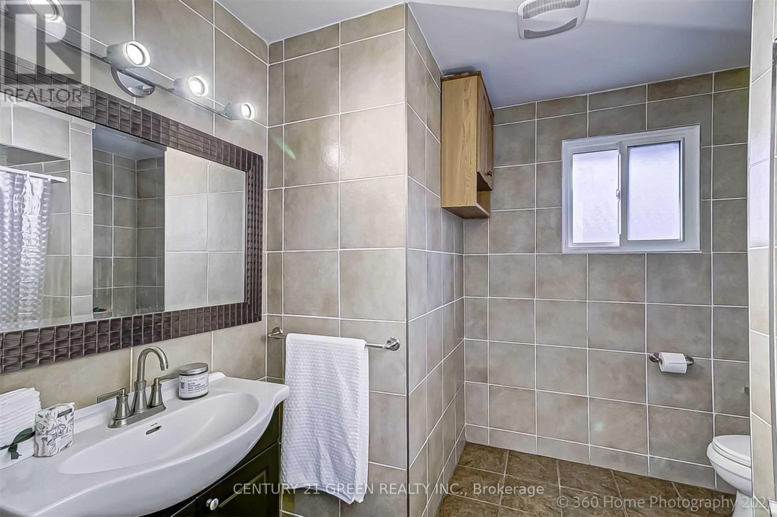 Main - 33 Garvey Crescent, Hamilton, Ontario  L8K 3W9 - Photo 11 - X13702828