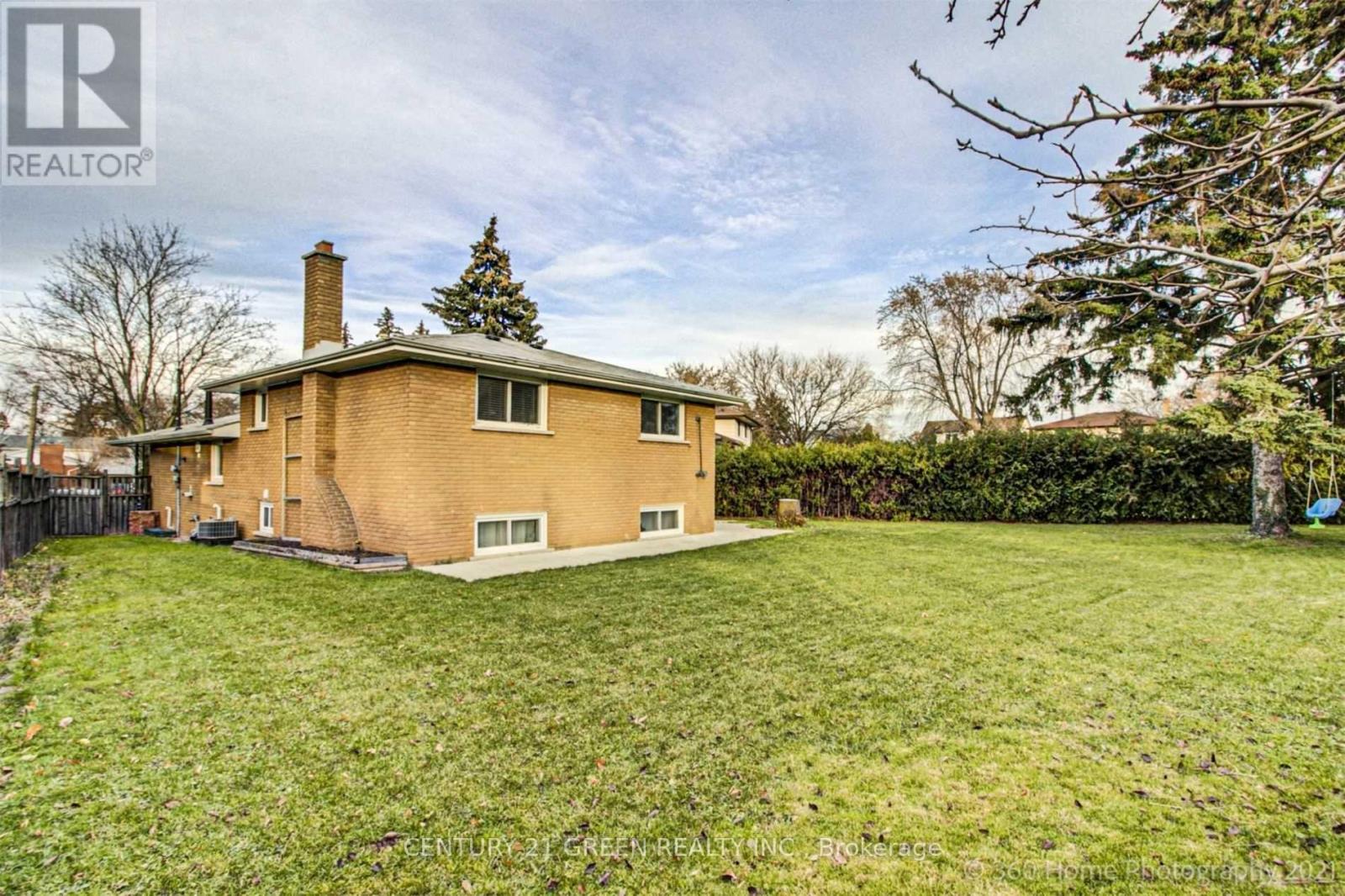 Main - 33 Garvey Crescent, Hamilton, Ontario  L8K 3W9 - Photo 4 - X13702828