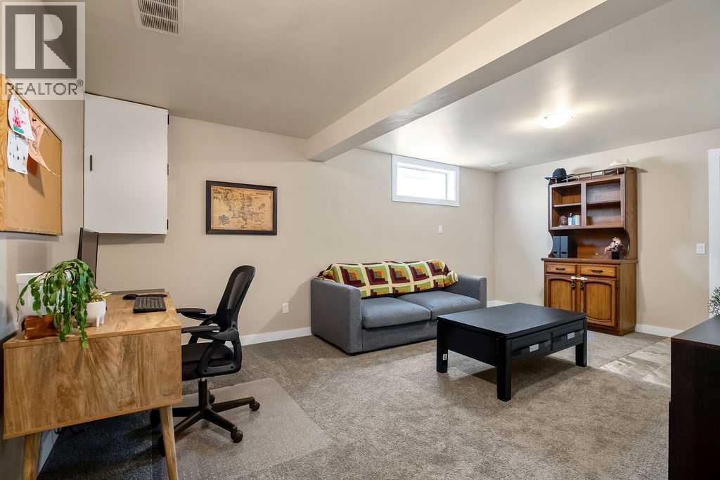 115 5 St, Rural Rocky View County, Alberta  T1Z 0T6 - Photo 27 - A2338251
