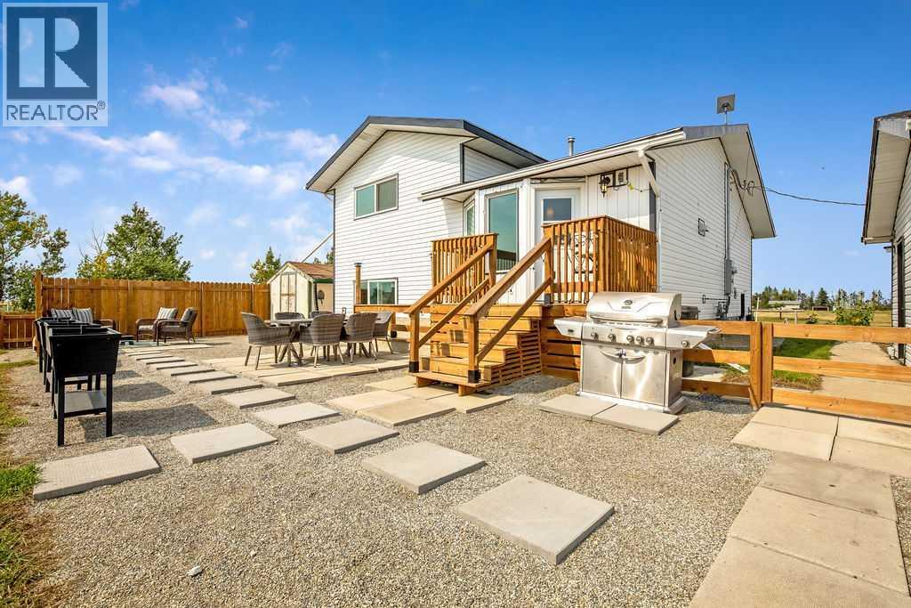 115 5 St, Rural Rocky View County, Alberta  T1Z 0T6 - Photo 38 - A2338251