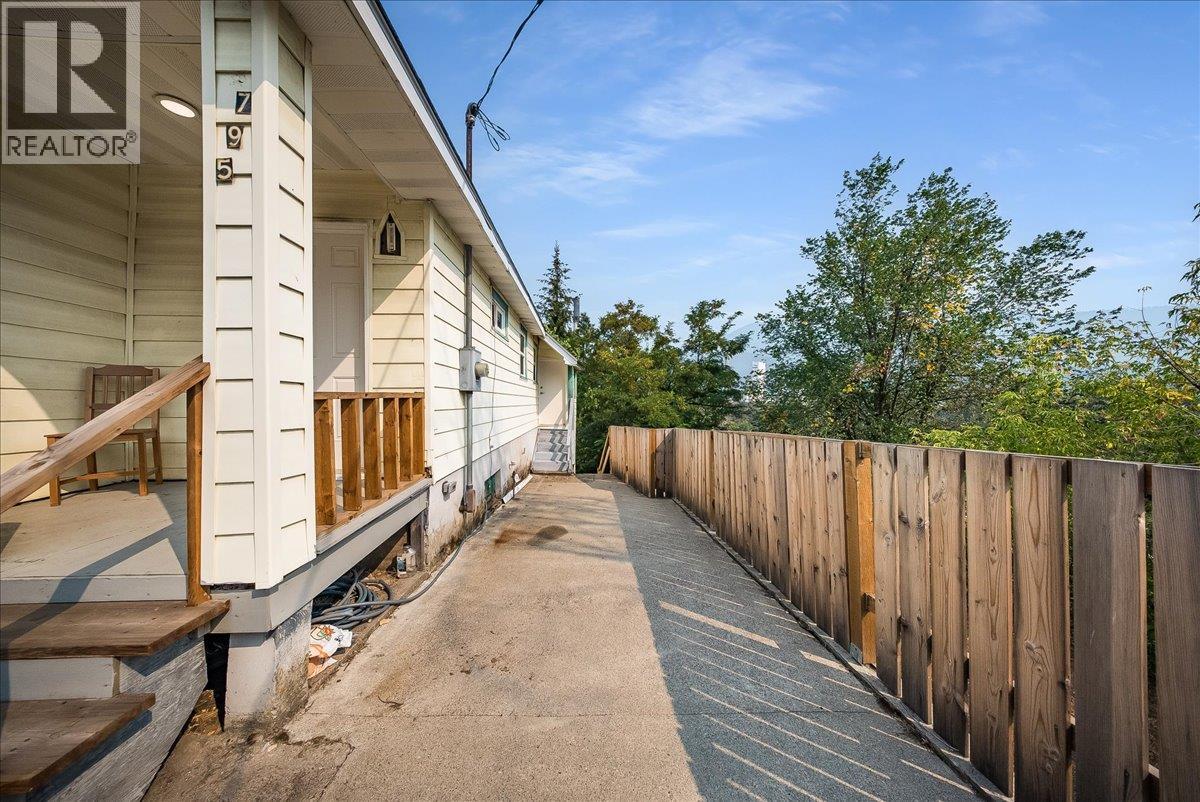 795 Binns Street, Trail, British Columbia  V1R 3G6 - Photo 22 - 10398503
