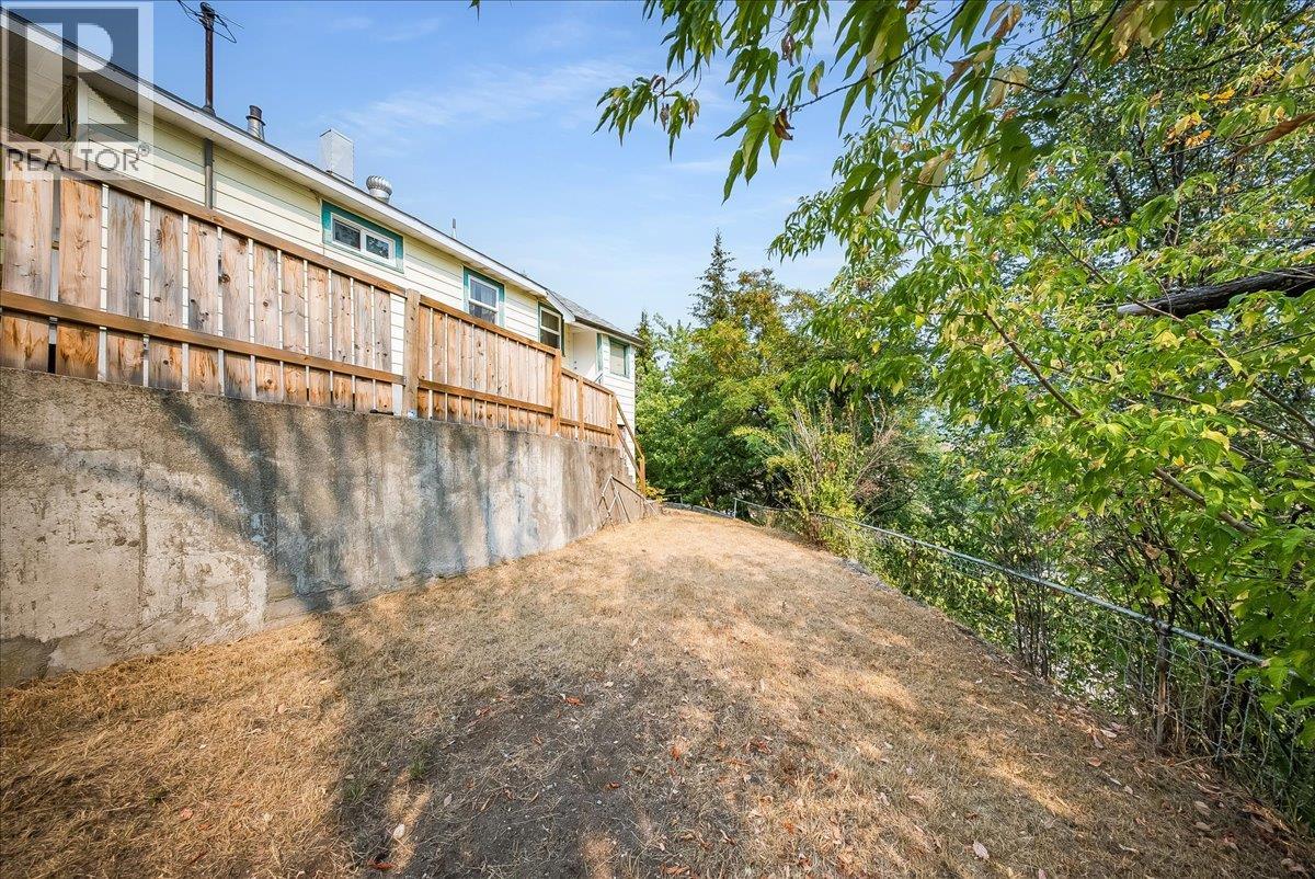 795 Binns Street, Trail, British Columbia  V1R 3G6 - Photo 29 - 10398503