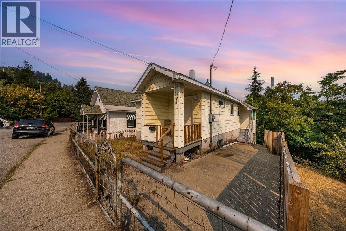 795 Binns Street, Trail, British Columbia  V1R 3G6 - Photo 31 - 10398503