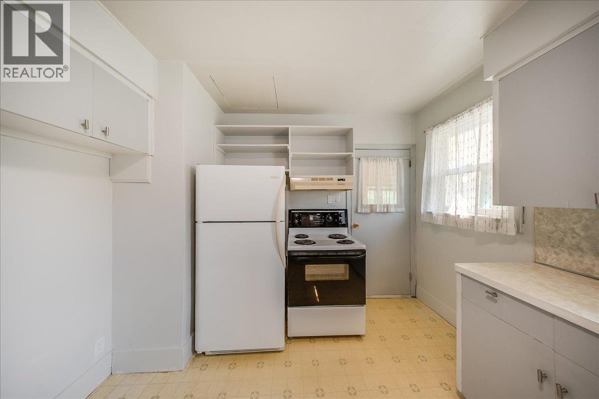 795 Binns Street, Trail, British Columbia  V1R 3G6 - Photo 6 - 10398503