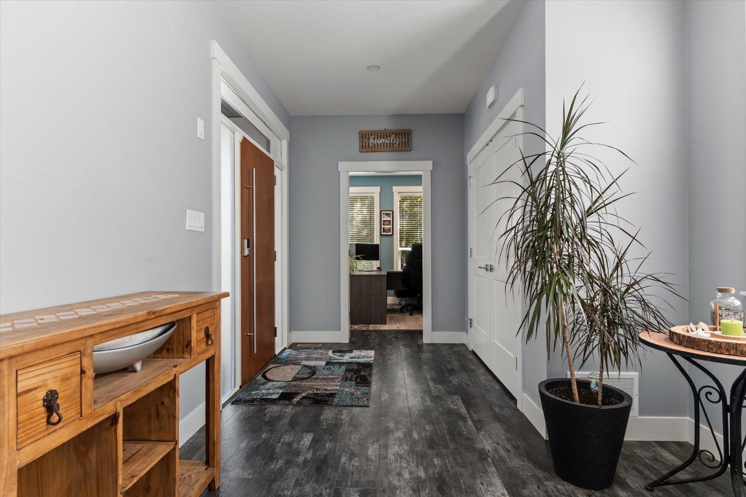 45977 Lake Drive, Sardis East Vedder, Chilliwack, British Columbia  V2R 2P9 - Photo 5 - R3157931