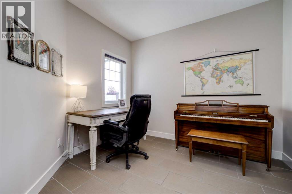 490 Mary Cameron Crescent N, Lethbridge, Alberta  T1H 6V6 - Photo 4 - A2338897