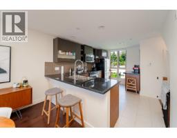 64 728 W 14TH STREET, North Vancouver, British Columbia