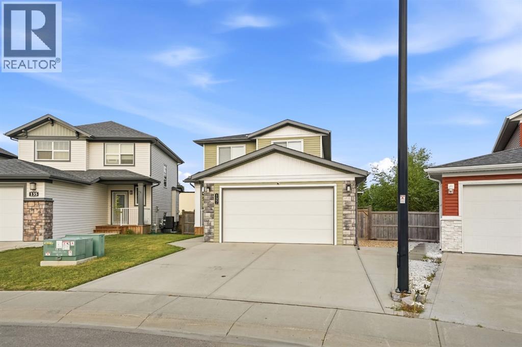 137 Hampton Crescent, Sylvan Lake, Alberta  T4S 0S1 - Photo 2 - A2339258