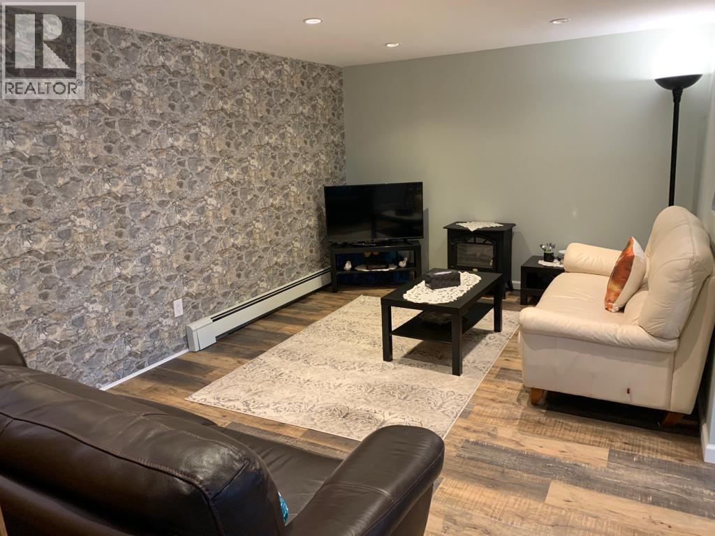 329 W 23rd Avenue, North Vancouver, British Columbia  V7M 2B6 - Photo 4 - R3158000