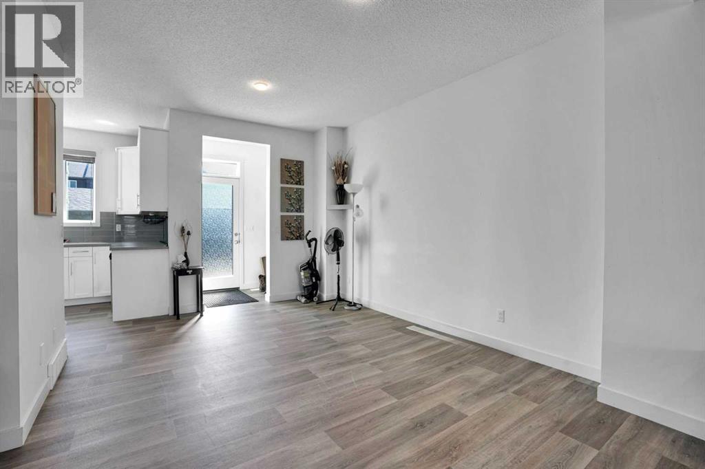 189 Carringvue Way NW, Calgary, Alberta  T3P 1K6 - Photo 13 - A2338826
