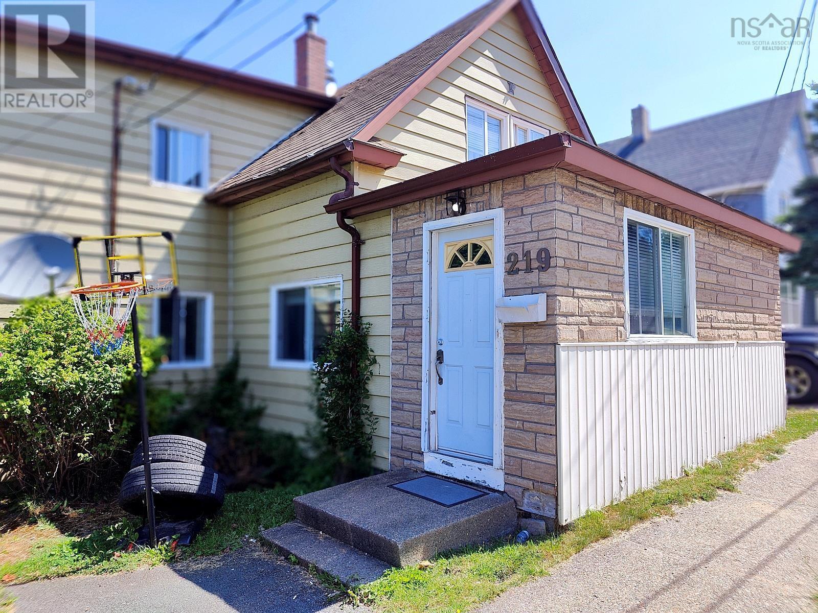219 Rockdale Avenue, Sydney, Nova Scotia  B1P 1Z8 - Photo 6 - 202621252