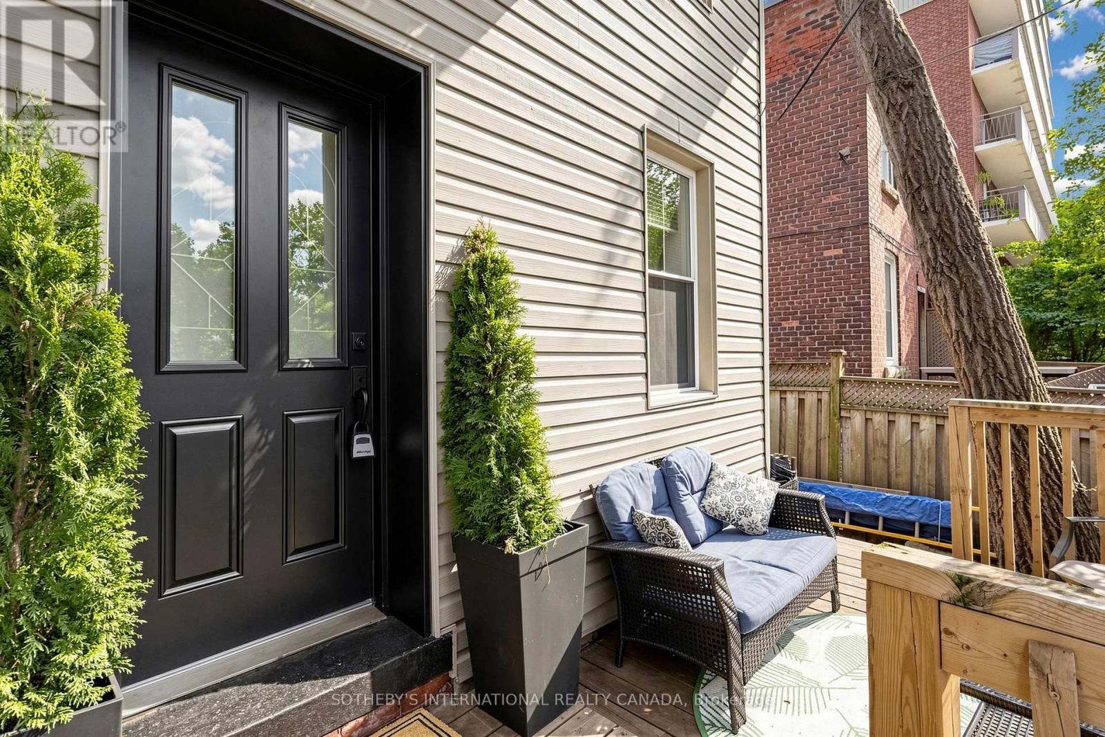 24 Patrick Street, Hamilton, Ontario  L8N 1Z5 - Photo 2 - X13702848