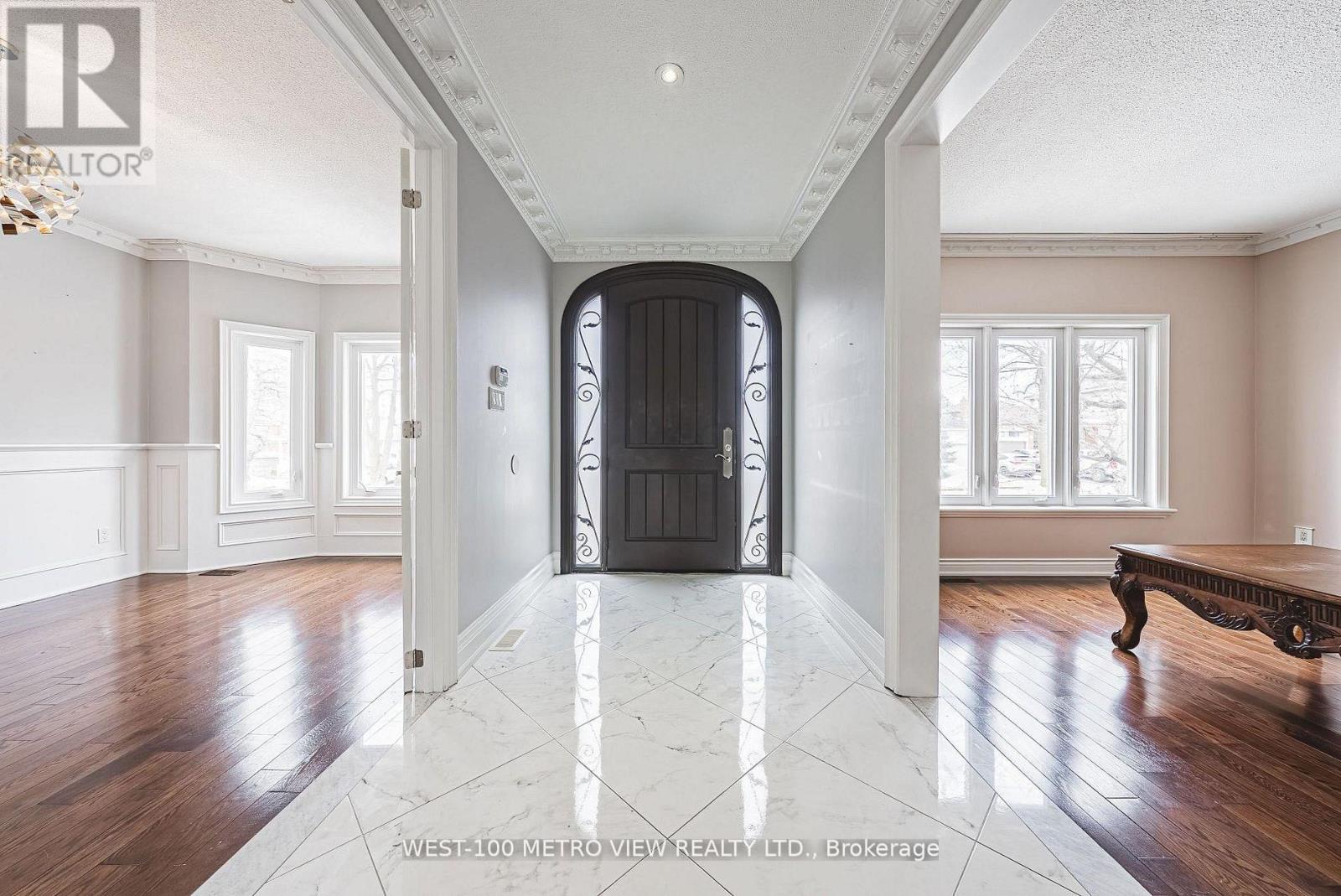 589 Glen Park Avenue, Toronto, Ontario  M6B 2G4 - Photo 7 - W13245892