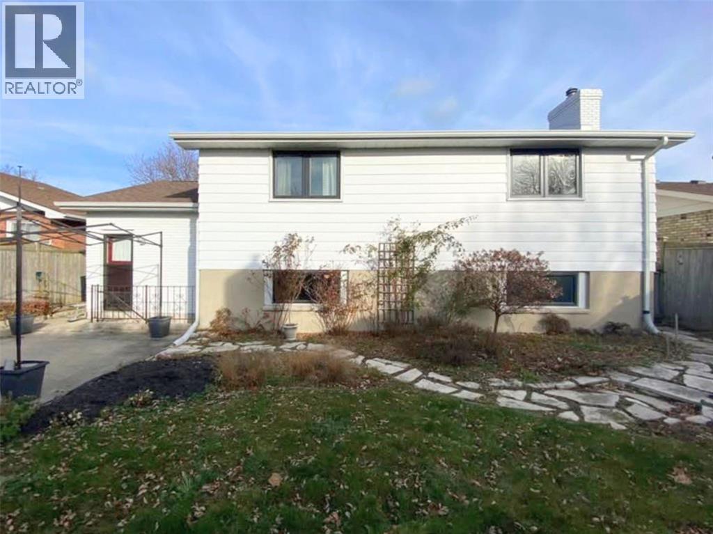 25 Durco Avenue, Sarnia, Ontario  N7S 4N3 - Photo 3 - 26020442