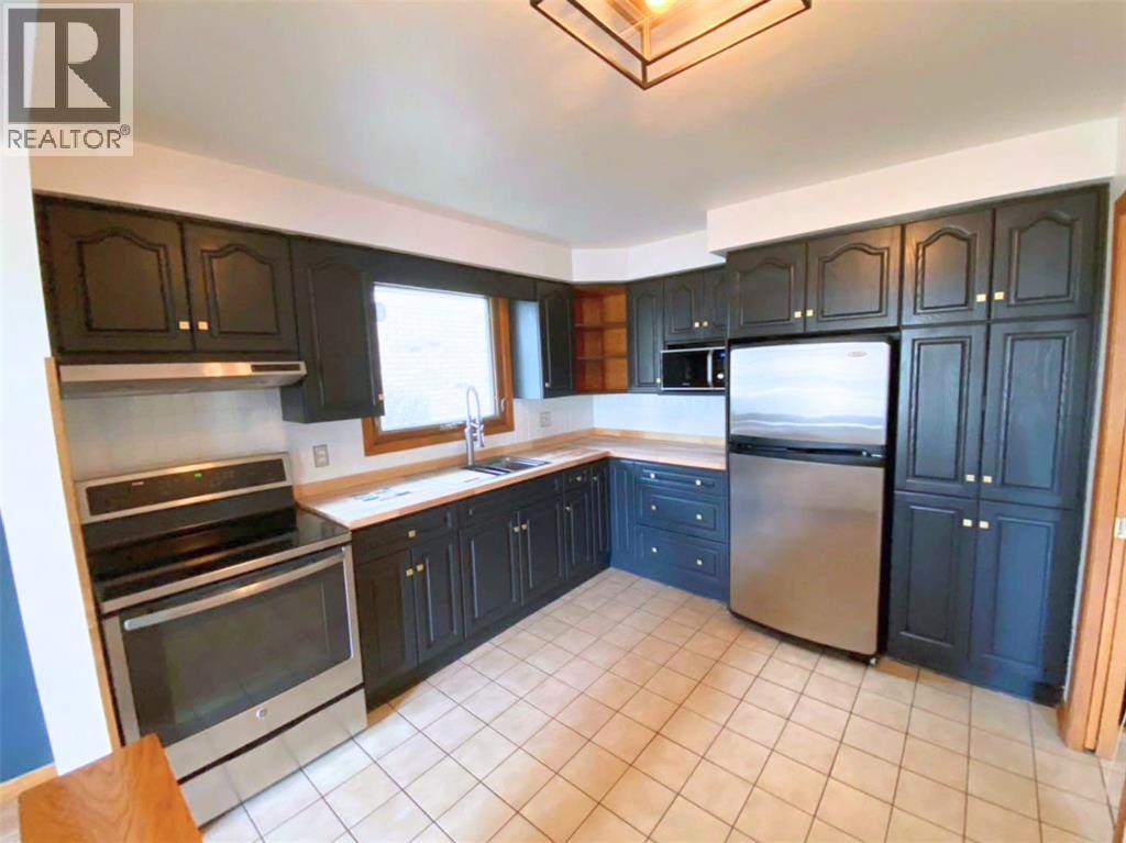 25 Durco Avenue, Sarnia, Ontario  N7S 4N3 - Photo 5 - 26020442