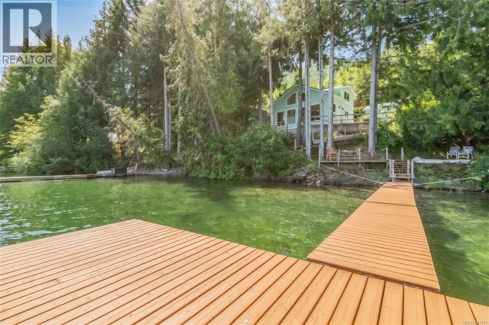 2270 South Lake Rd, Qualicum Beach, British Columbia