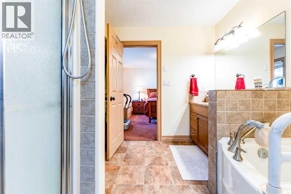 43 N 2a Street E, Magrath, Alberta  T0K 1J0 - Photo 16 - A2328494