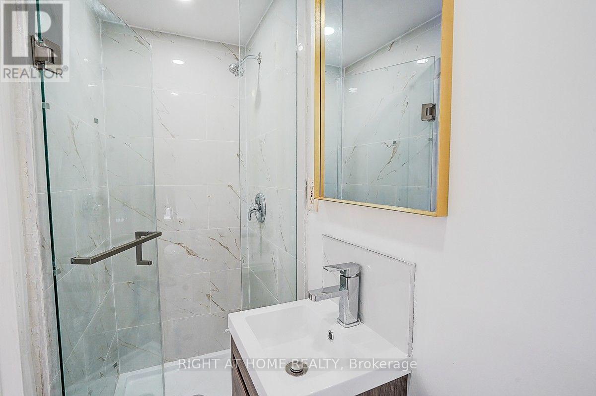 35 Snowshoe Crescent, Markham, Ontario  L3T 4M7 - Photo 9 - N13702892