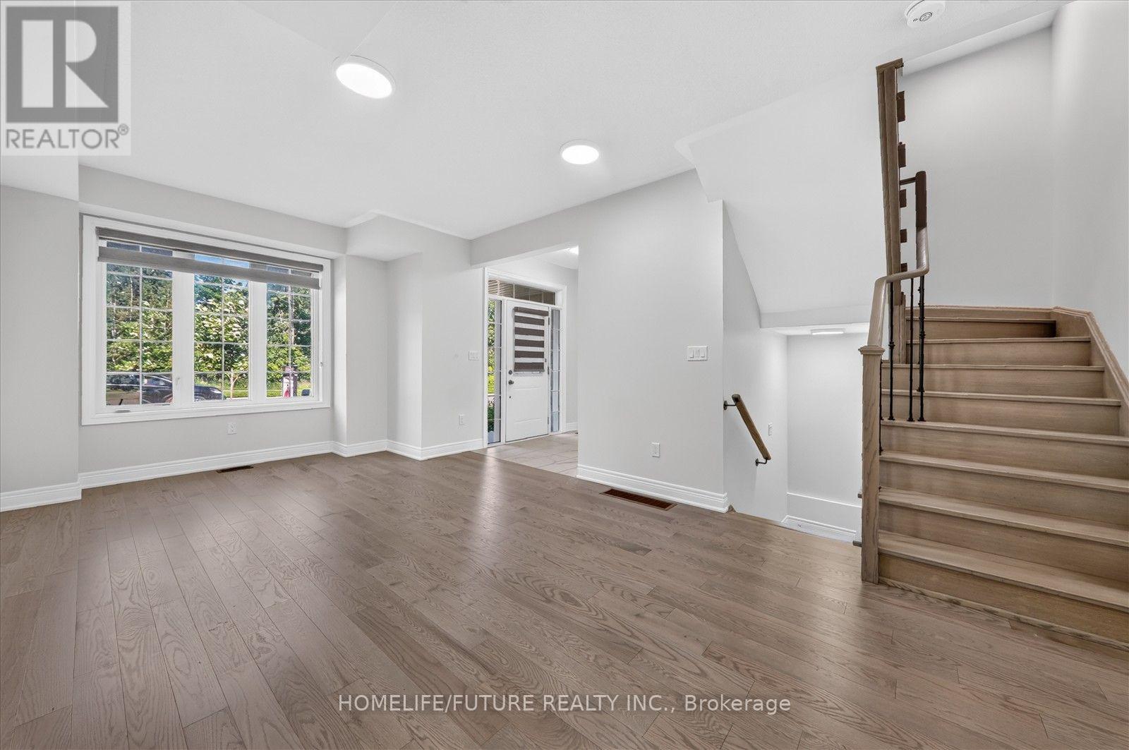291 Kirkham Drive, Markham, Ontario  L3S 0E9 - Photo 4 - N13702894