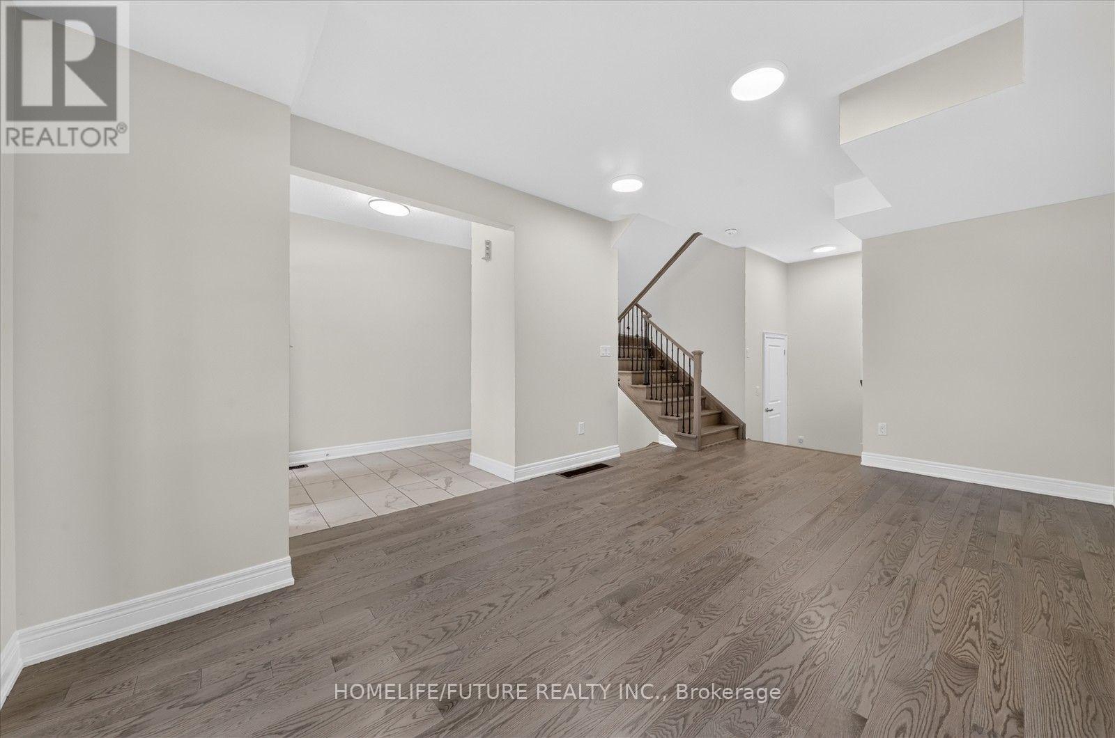 291 Kirkham Drive, Markham, Ontario  L3S 0E9 - Photo 5 - N13702894