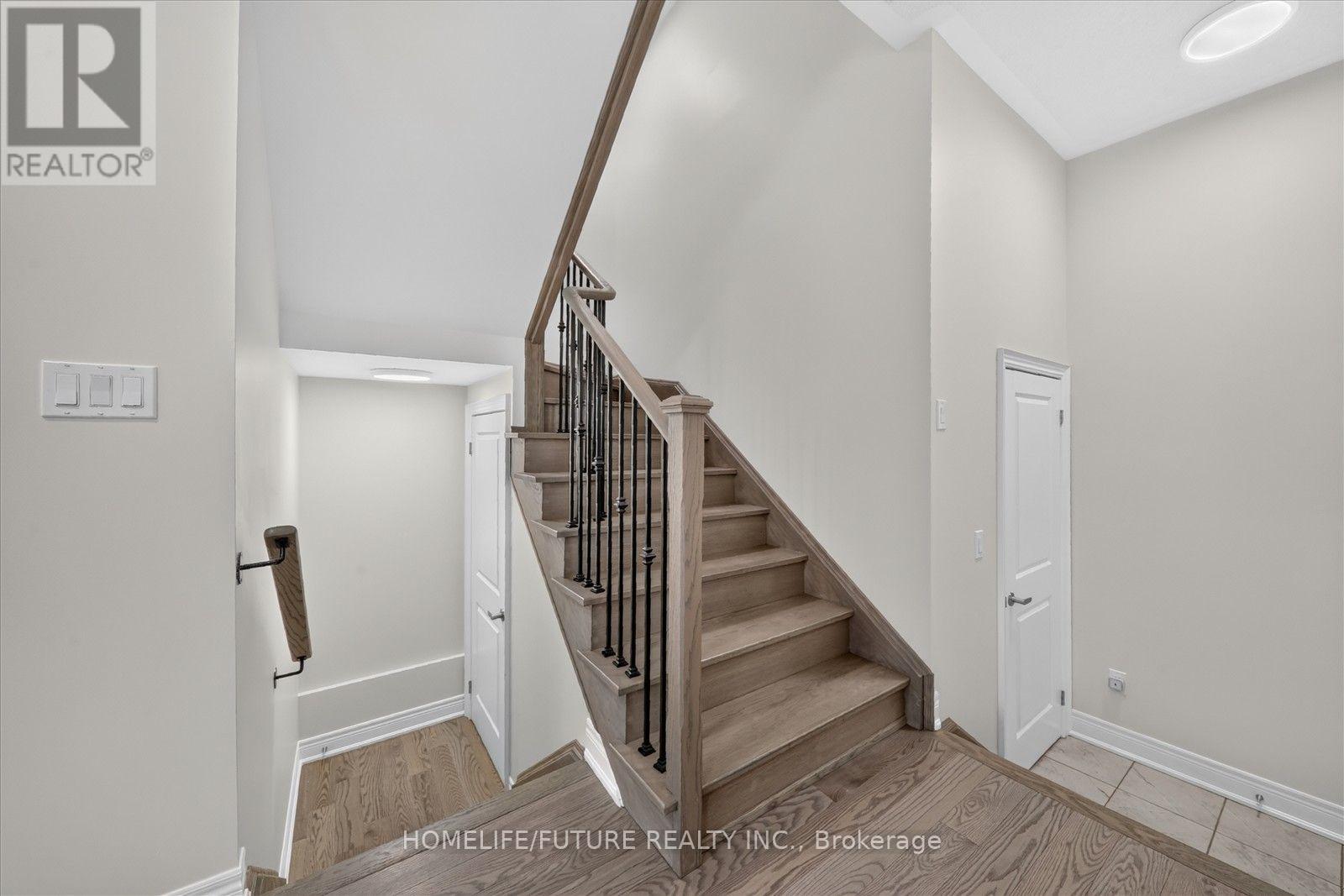 291 Kirkham Drive, Markham, Ontario  L3S 0E9 - Photo 6 - N13702894