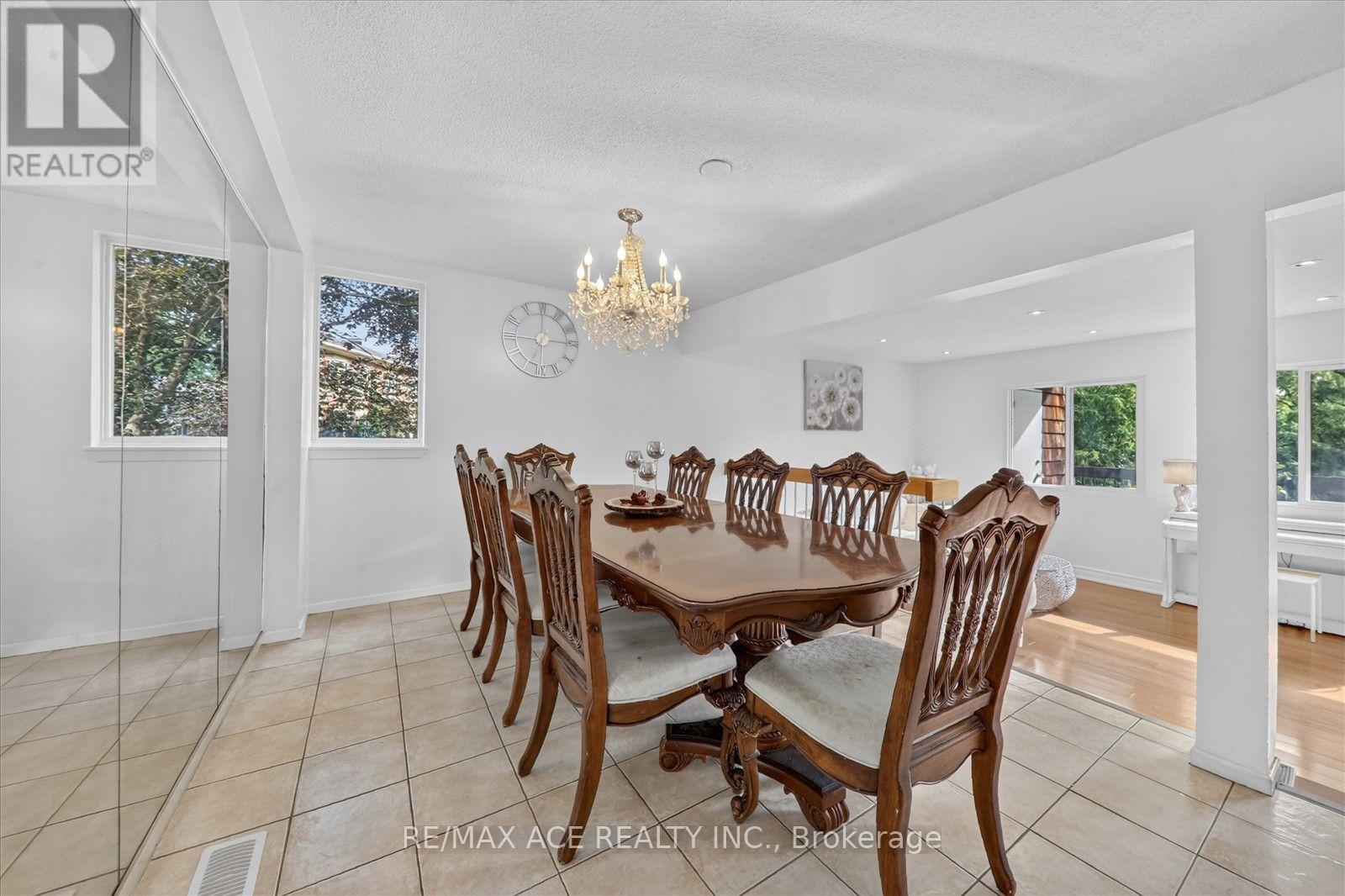 65 Cricklewood Crescent, Markham, Ontario  L3T 4T8 - Photo 12 - N13702900