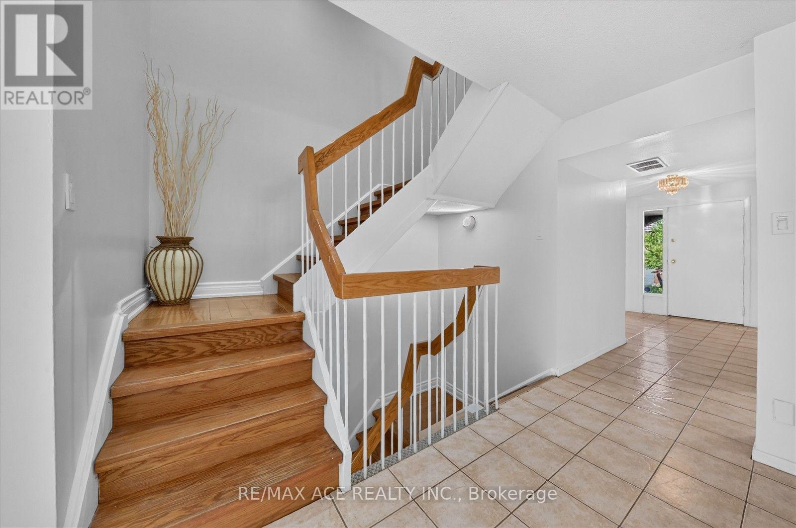 65 Cricklewood Crescent, Markham, Ontario  L3T 4T8 - Photo 13 - N13702900