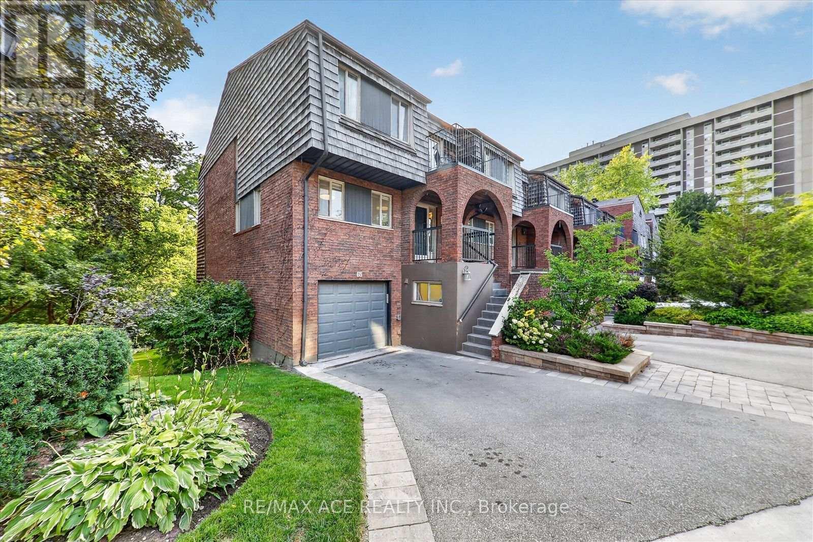 65 Cricklewood Crescent, Markham, Ontario  L3T 4T8 - Photo 2 - N13702900