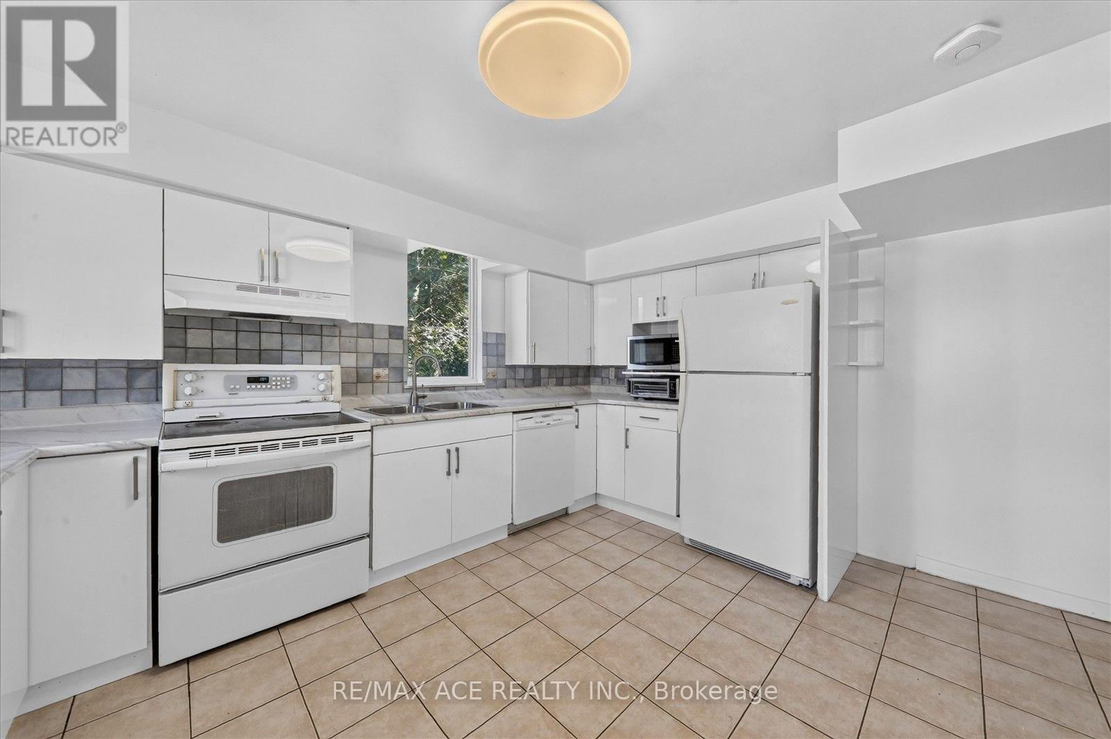 65 Cricklewood Crescent, Markham, Ontario  L3T 4T8 - Photo 9 - N13702900