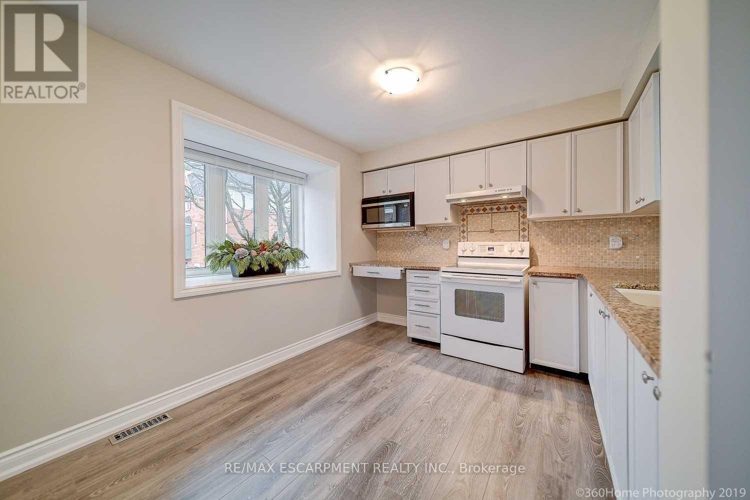 19 - 2300 Brays Lane, Oakville, Ontario L6M 3J9 - Photo 2 - W13702858