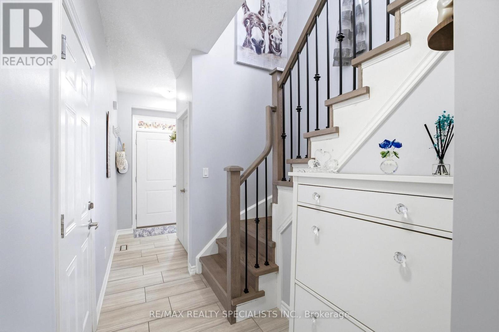 128 Law Drive, Guelph, Ontario  N1E 0M2 - Photo 8 - X13702862