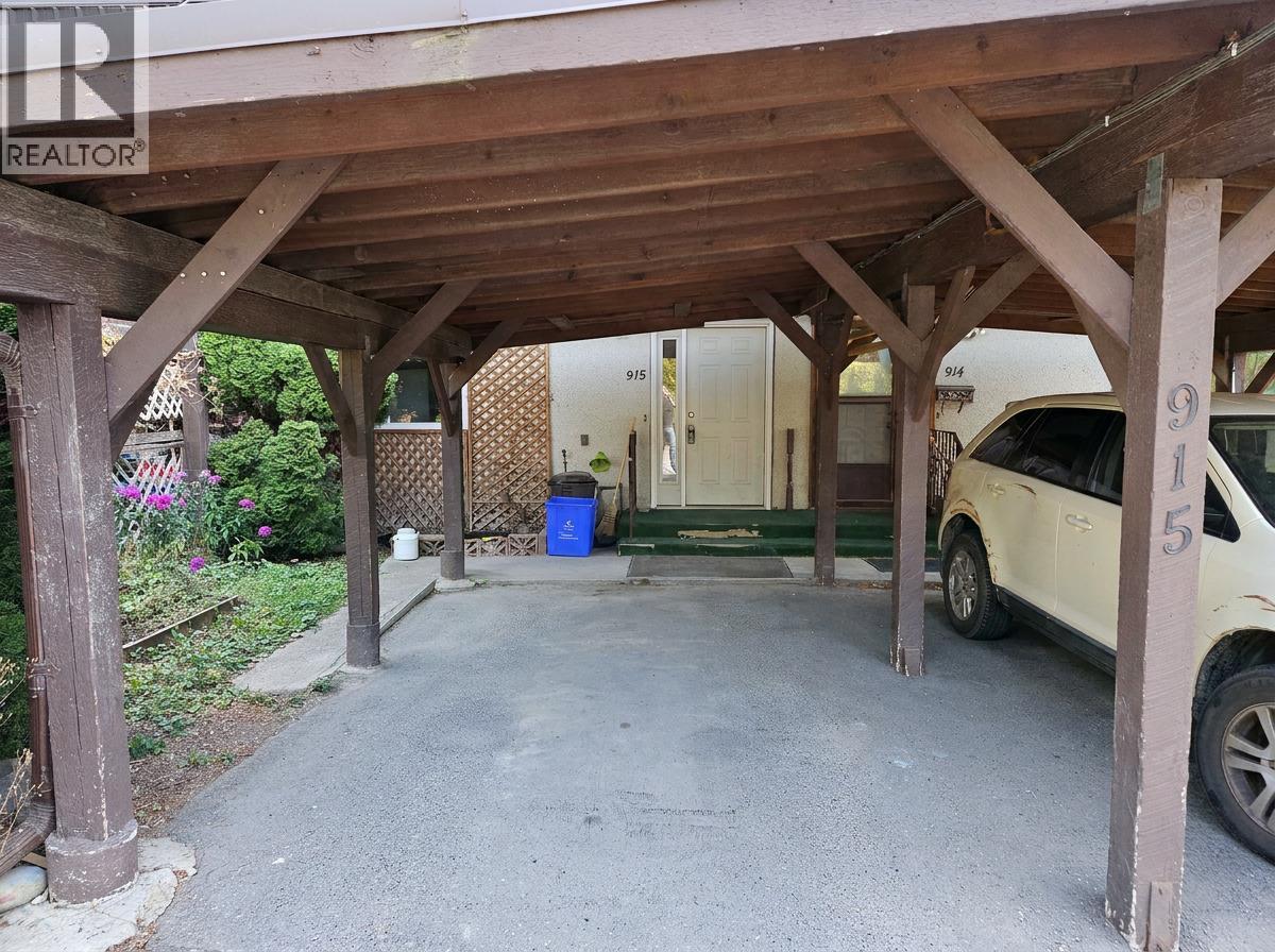 915 Dogwood Street, Creston, British Columbia