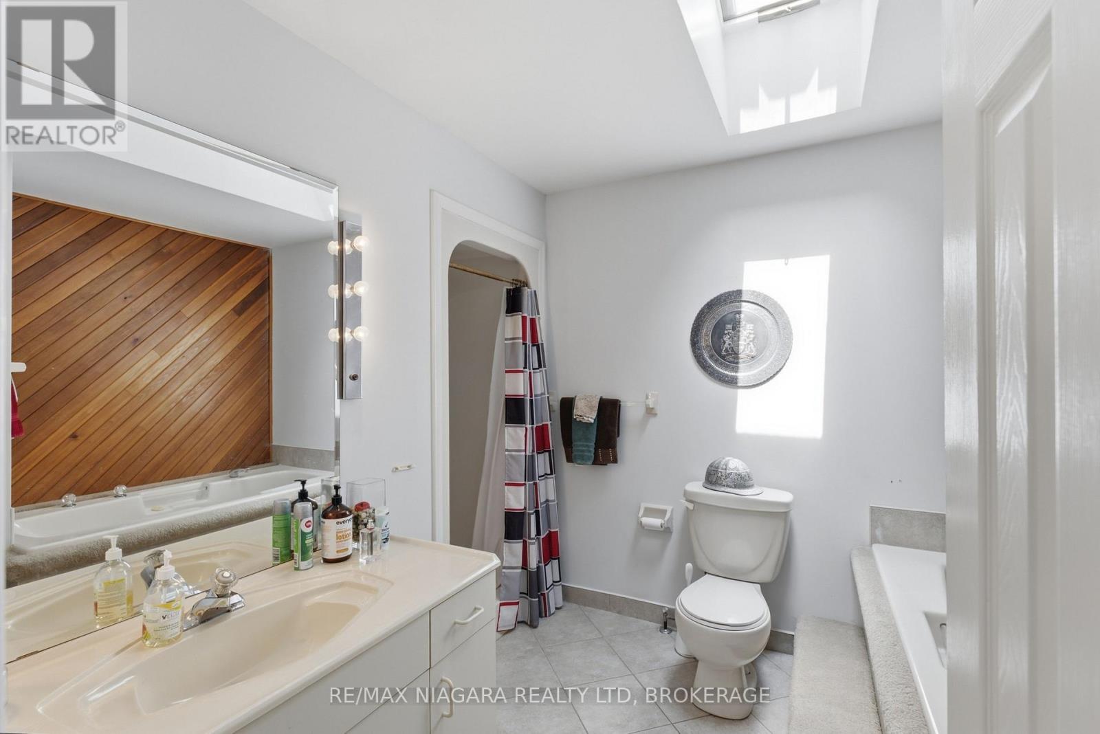 7435 Petrullo Court, Niagara Falls, Ontario  L2H 2K4 - Photo 22 - X13702914