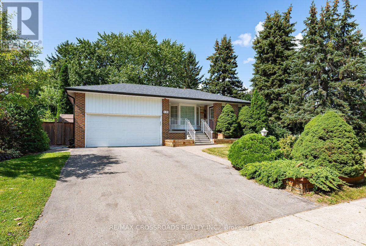 132 COLLINGSBROOK BOULEVARD, Toronto, Ontario