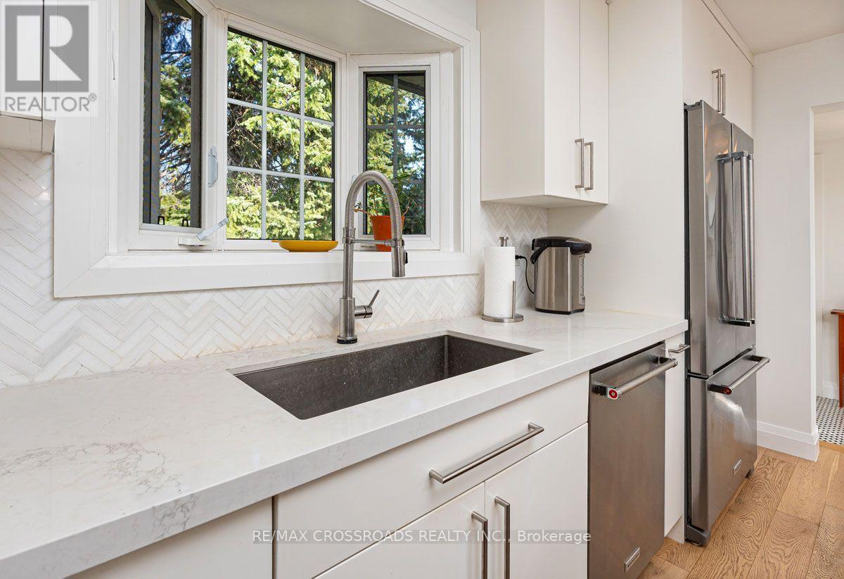 132 Collingsbrook Boulevard, Toronto, Ontario  M1W 1M7 - Photo 11 - E13702924