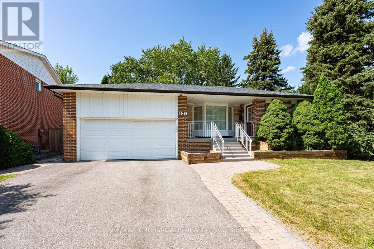 132 Collingsbrook Boulevard, Toronto, Ontario  M1W 1M7 - Photo 2 - E13702924