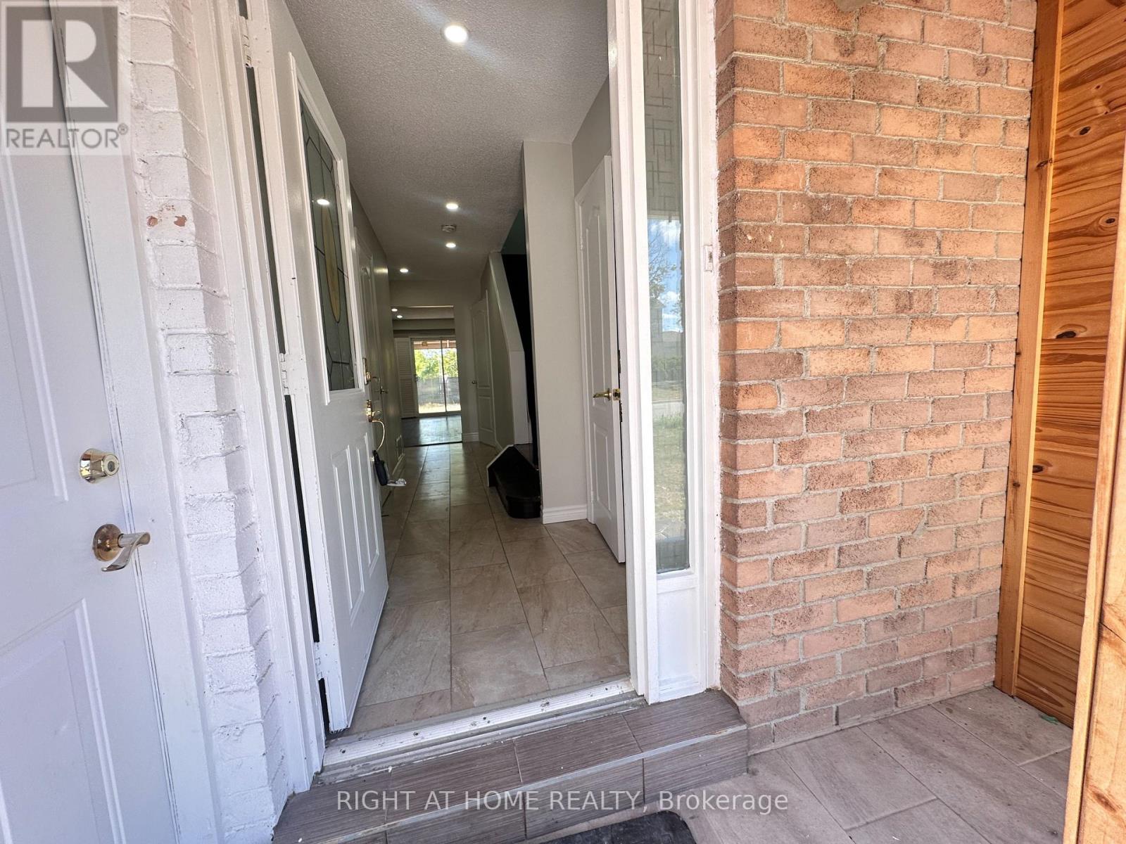 1791 Princelea Place, Mississauga, Ontario  L5M 3R9 - Photo 4 - W13702920