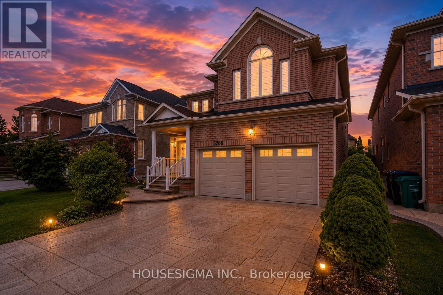 3266 Weatherford Road, Mississauga, Ontario  L5M 7X6 - Photo 2 - W13702926
