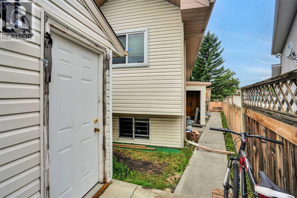 28 Martinridge Road NE, Calgary, Alberta  T3J 3L4 - Photo 47 - A2337907
