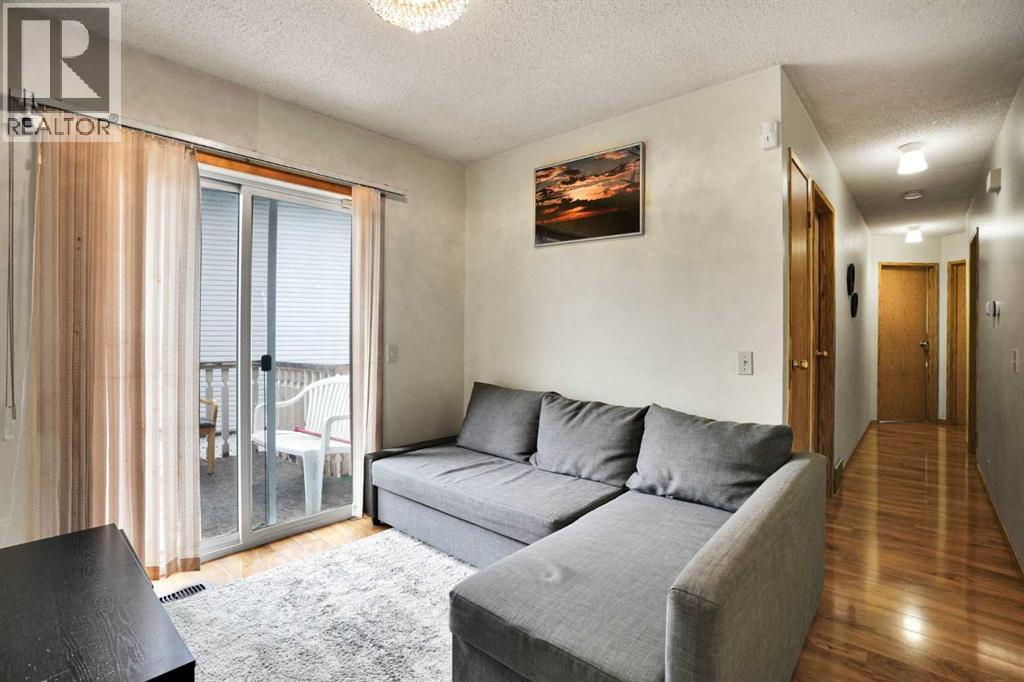 28 Martinridge Road NE, Calgary, Alberta  T3J 3L4 - Photo 11 - A2337907