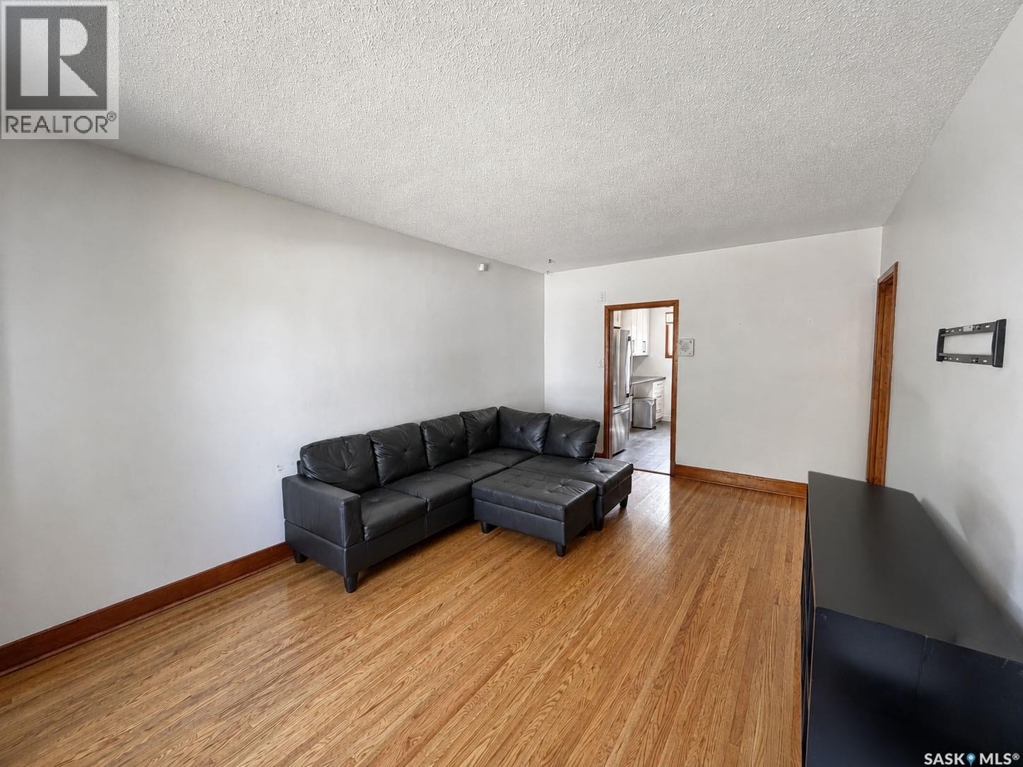 537 10th Street E, Prince Albert, Saskatchewan  S6V 0Z7 - Photo 3 - SK046327