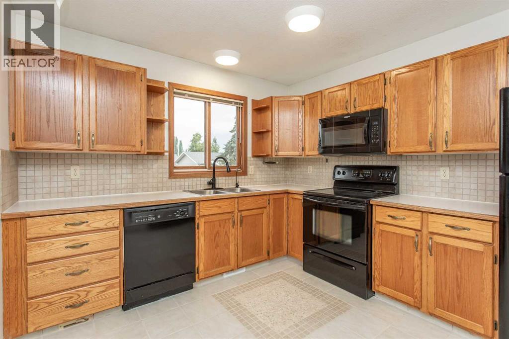 22 Bruns Crescent, Lacombe, Alberta  T4L 1P1 - Photo 11 - A2336514