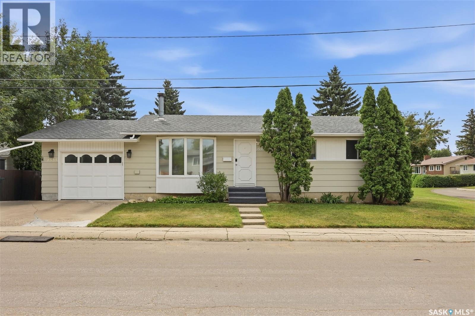 1535 Laura Avenue, Saskatoon, Saskatchewan S7N 2R8 - Photo 1 - SK046293